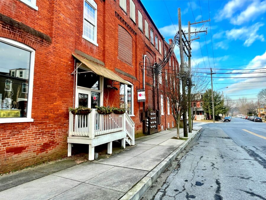 4,500+/- Sq. Ft. – Retail / Commercial Space in Lancaster City!